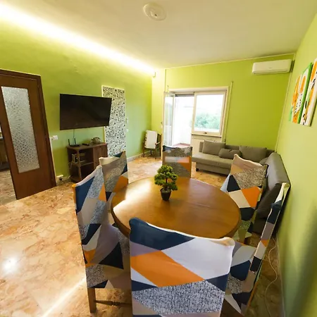 Raffaele's Apartamento